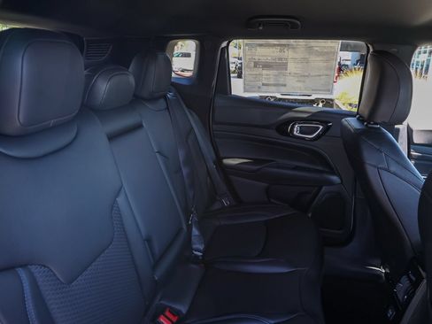 New 2026 Jeep Compass Latitude AWD/4WD image 18