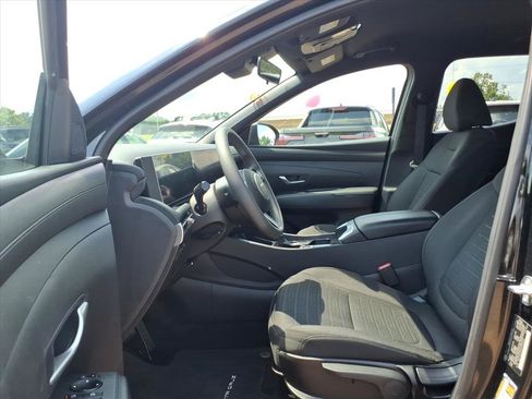 Used 2025 Hyundai Santa Cruz SE FWD image 16