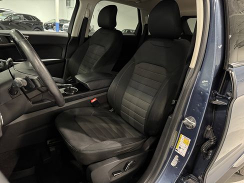 Used 2018 Ford Edge SEL image 25