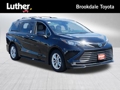 Used 2025 Toyota Sienna XLE w/ XLE Plus Package