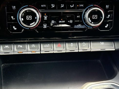 Used 2024 GMC Sierra 1500 Denali w/ Denali Reserve Package AWD/4WD image 6