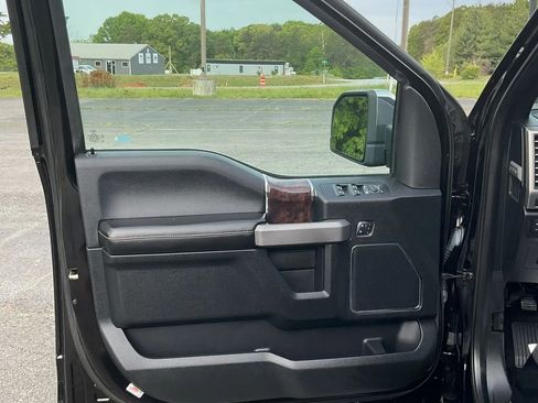 Used 2017 Ford F150 Platinum w/ Equipment Group 701A Luxury AWD/4WD image 28