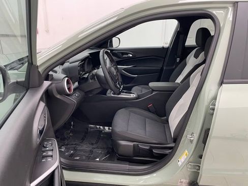 Used 2024 Chevrolet Trax RS w/ Driver Confidence Package image 7