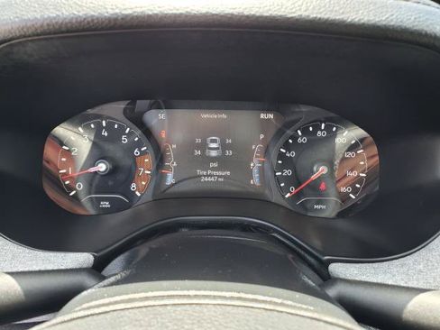 Used 2023 Jeep Compass Latitude w/ Sun and Sound Group AWD/4WD image 10