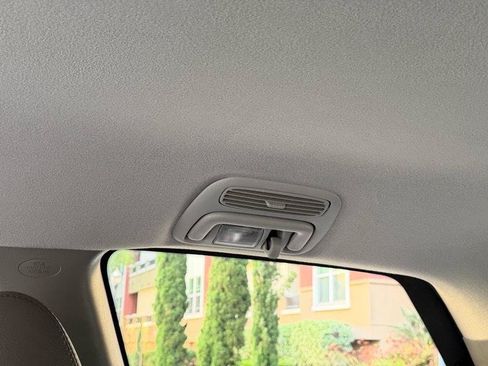 Used 2010 Toyota Sienna LE FWD image 36