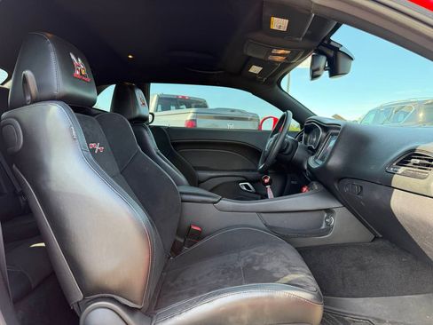 Used 2015 Dodge Challenger R/T Scat Pack w/ Leather Interior Group RWD image 17