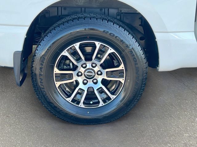 Used 2024 Nissan Titan SV w/ SV Convenience Package RWD image 26