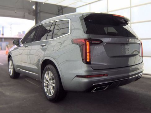 Used 2024 Cadillac XT6 Luxury FWD image 3
