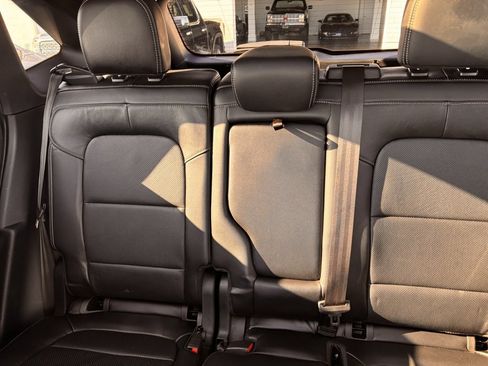 Used 2020 Ford Escape Titanium image 19