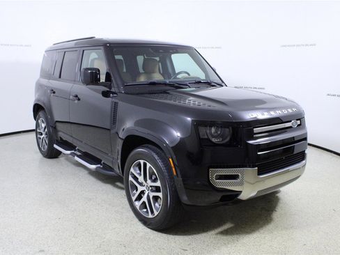 Used 2023 Land Rover Defender 110 SE AWD/4WD image 3
