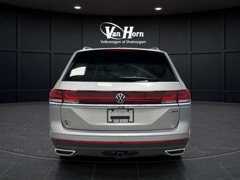 Used 2026 Volkswagen Atlas SE w/ Black Wheel Package AWD/4WD image 6