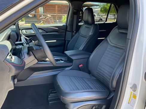 Used 2026 Ford Explorer ST-Line w/ ST-Line Street Pack image 40