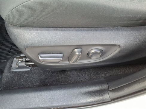 Used 2021 Toyota RAV4 XLE image 27