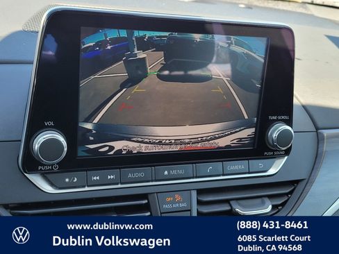 Used 2024 Nissan Altima 2.5 SV image 14