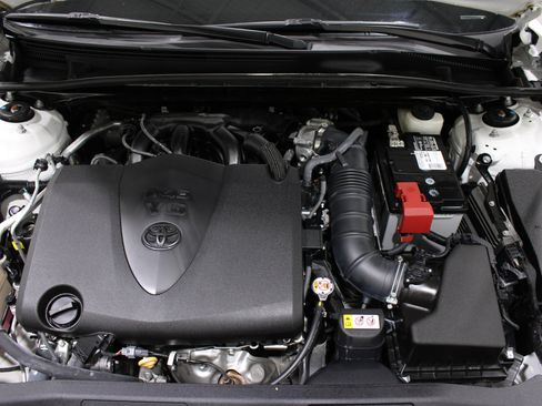 Used 2020 Toyota Camry XSE w/ 4 Season Floor Mat Package FWD image 37