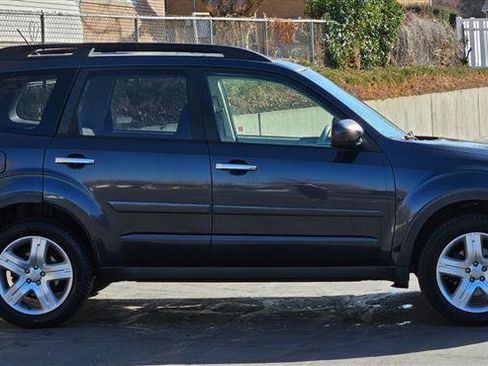 Used 2010 Subaru Forester 2.5X Premium w/ Rugged Pkg 1C image 6