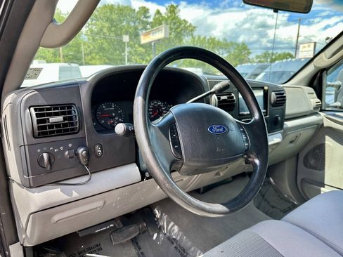 Used 2006 Ford F350 XL AWD/4WD image 9