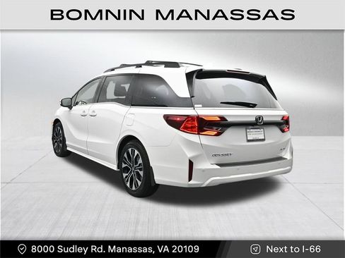 Used 2025 Honda Odyssey Elite image 3