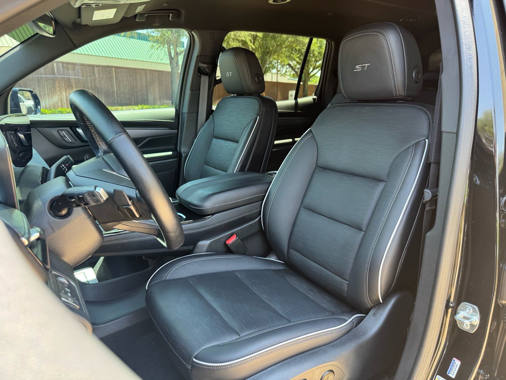 Used 2025 Buick Enclave Sport Touring FWD image 20