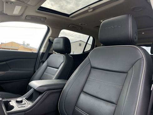 Used 2022 GMC Acadia Denali w/ Denali Ultimate Package image 19