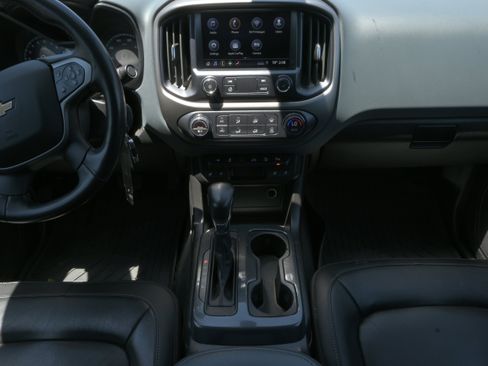 Used 2022 Chevrolet Colorado Z71 w/ Z71 Midnight Edition AWD/4WD image 10