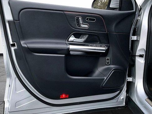 Certified 2023 Mercedes-Benz GLA 250 4MATIC image 23