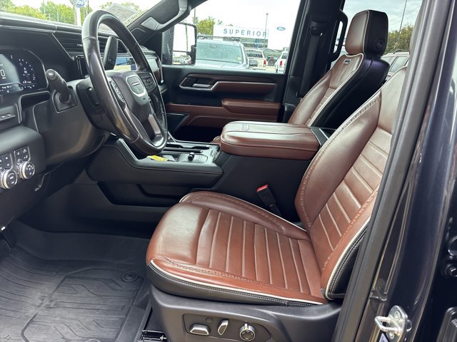 Used 2024 GMC Sierra 3500 Denali Ultimate AWD/4WD image 18
