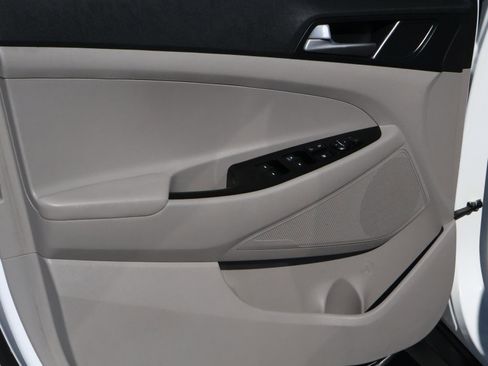 Used 2020 Hyundai Tucson SE w/ Cargo Package image 14