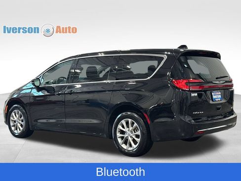 Used 2024 Chrysler Pacifica Touring-L AWD/4WD image 7