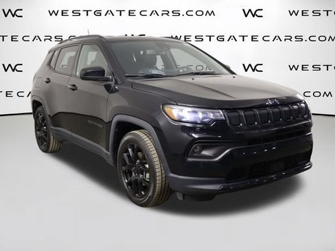 Used 2022 Jeep Compass Latitude FWD image 39