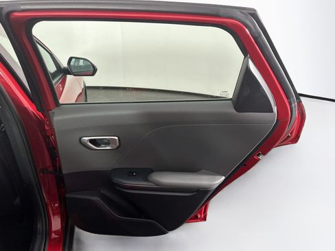Used 2025 Kia K4 FWD image 30