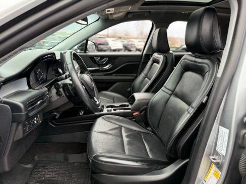 Used 2022 Lincoln Corsair AWD w/ Premium Package image 2