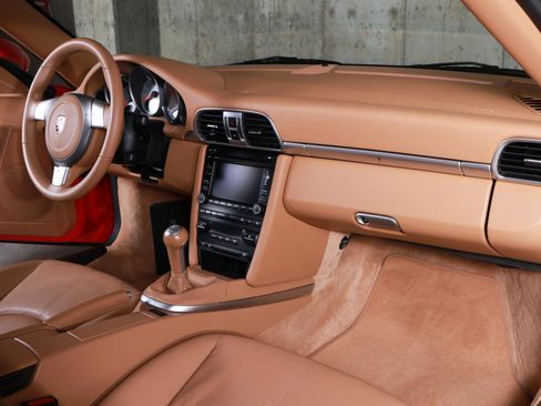 Used 2009 Porsche 911 Carrera S image 32