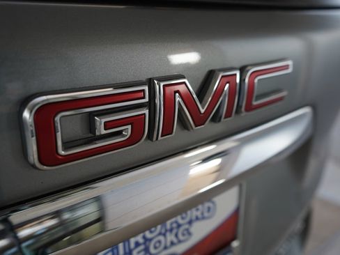 Used 2024 GMC Terrain SLE AWD/4WD image 5