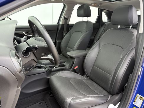 Used 2020 Hyundai Elantra GT w/ Style Package 02 FWD image 10