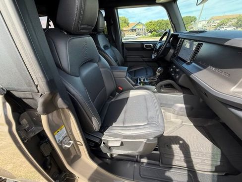 Used 2025 Ford Bronco Badlands AWD/4WD image 13