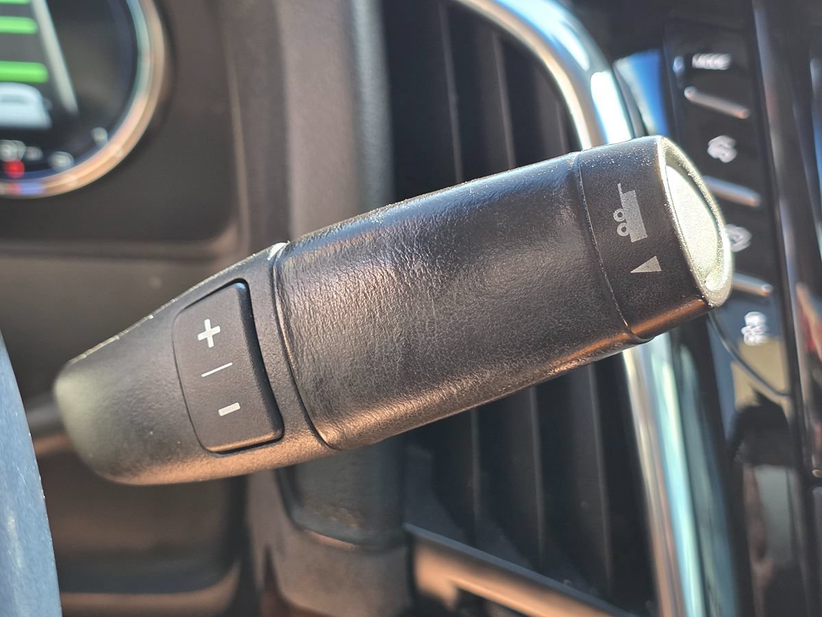 Used 2018 Cadillac Escalade Luxury RWD image 48