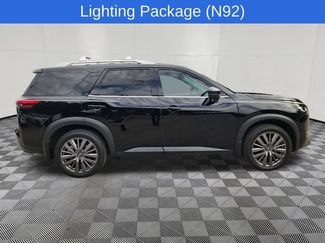 Used 2023 Nissan Pathfinder SL w/ SL Premium Package FWD video 4