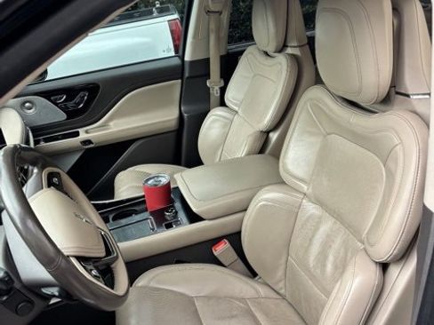 Used 2021 Lincoln Aviator Reserve w/ Equipment Group 210A image 3