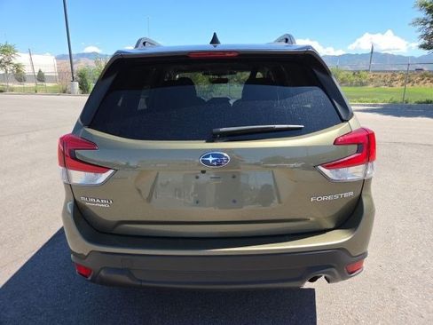 Used 2024 Subaru Forester Premium AWD/4WD image 4