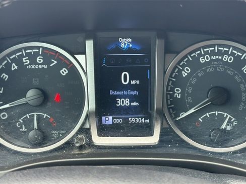 Used 2021 Toyota Tacoma Limited image 16