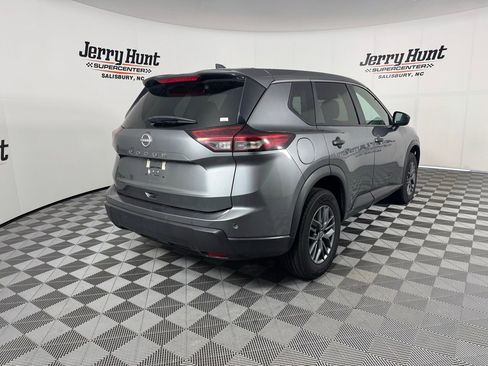 Used 2024 Nissan Rogue S image 8