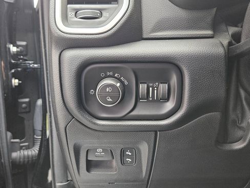 Used 2019 RAM 1500 Laramie AWD/4WD image 19