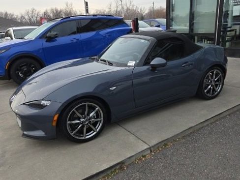 Used 2021 MAZDA MX-5 Miata Grand Touring image 2