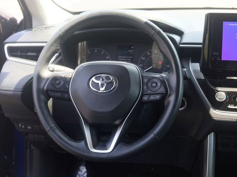 Used 2023 Toyota Corolla Cross LE AWD/4WD image 18