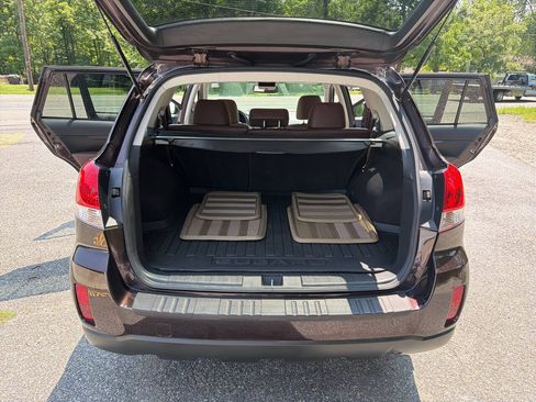 Used 2013 Subaru Outback 3.6R Limited w/ Special Appearance Pkg AWD/4WD image 28