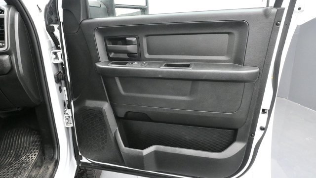 Used 2024 RAM 2500 Tradesman w/ Chrome Appearance Group AWD/4WD image 10