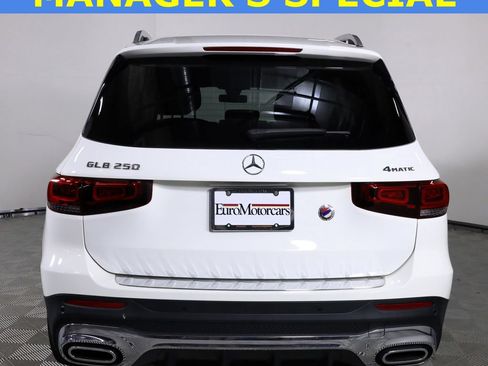 Used 2022 Mercedes-Benz GLB 250 4MATIC image 5