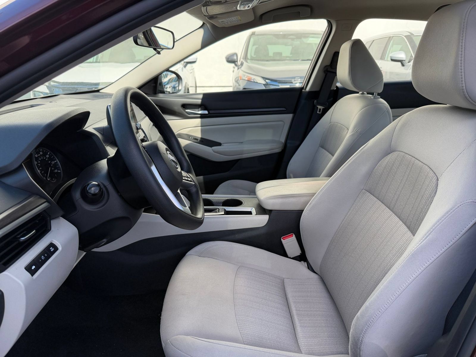 Used 2025 Nissan Altima 2.5 SV FWD image 26