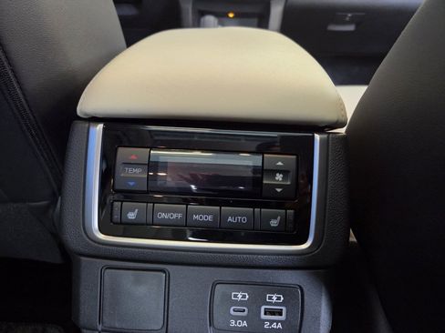 Used 2024 Subaru Ascent Limited w/ Technology Package image 37